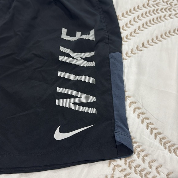 Nike Dri-Fit Men’s Shorts - Picture 4 of 12